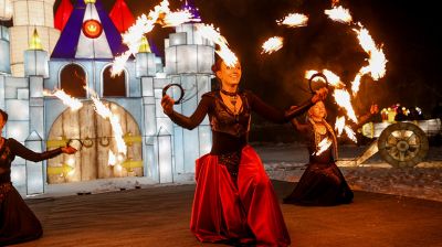 Фестиваль фонарей проходит в Ботаническом саду Минска
