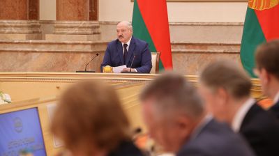 Лукашенко встретился с членами Конституционной комиссии