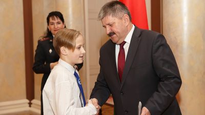 Соловей вручил паспорта юным жителям региона