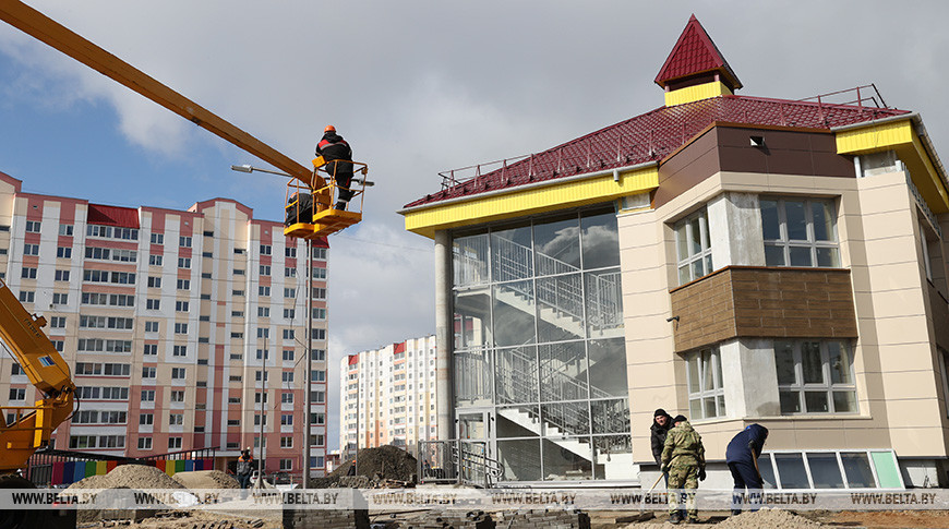 Строительство детских яслей-сада завершается в новом микрорайоне Мозыря