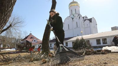 Волонтеры движения "Доброе сердце" благоустроили территорию у минского храма