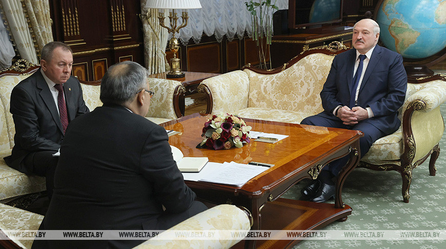 Лукашенко встретился с Чрезвычайным и Полномочным Послом Казахстана в Беларуси