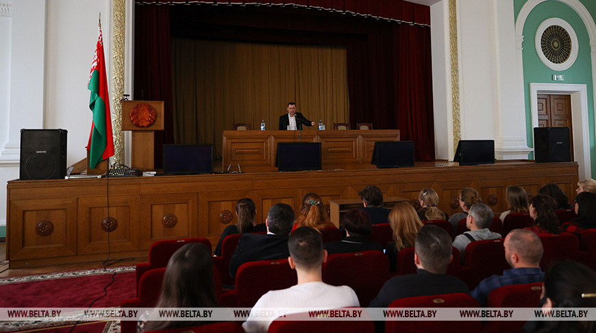 Алексей Талай провел встречу, посвященную конституционной реформе