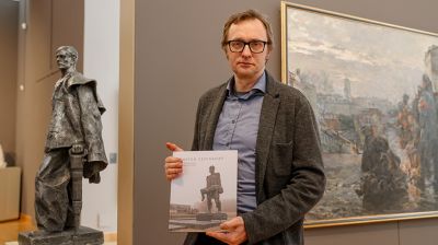 Неизвестные работы в альбоме белорусского скульптора Сергея Селиханова представлены в НХМ