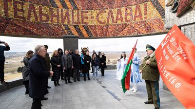 Знамя Победы и землю с Кургана Славы поднимут на Джомолунгму