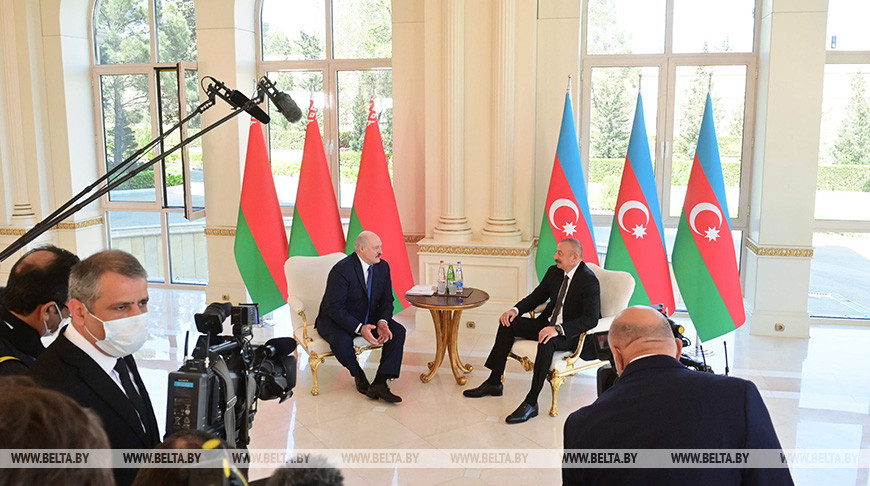 Лукашенко и Алиев проводят встречу в президентском дворце "Загульба"