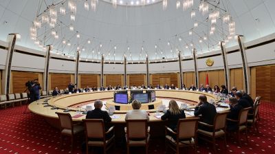Заседание Конституционной комиссии проходит в Минске