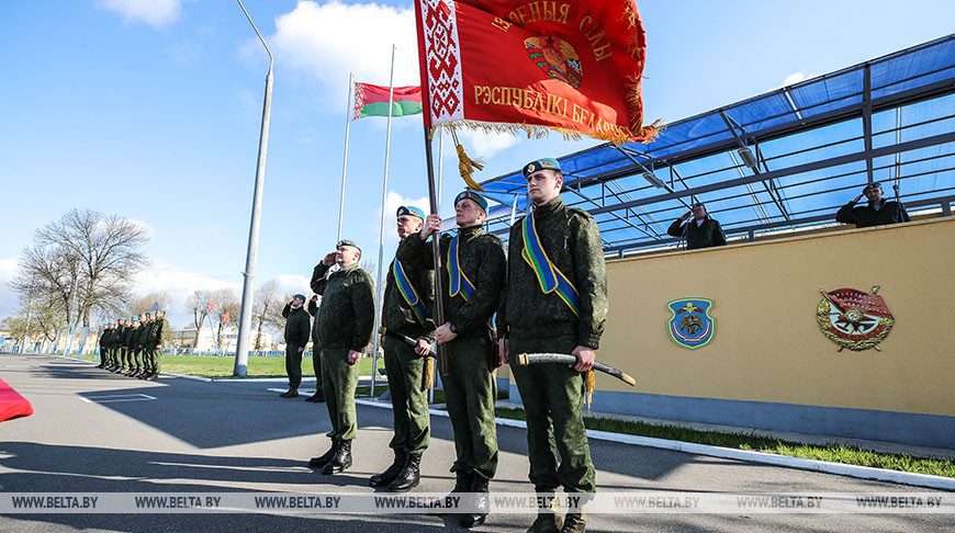Церемония чествования и увольнения в запас десантников прошла в Бресте