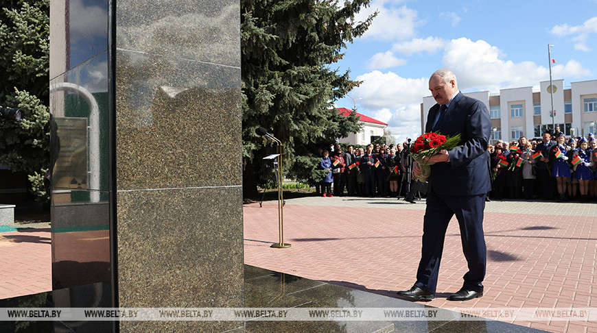 Лукашенко почтил память ликвидаторов аварии на ЧАЭС