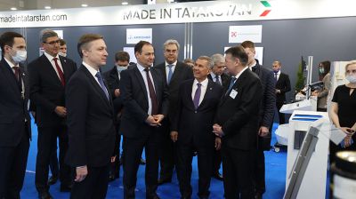Головченко и Минниханов посетили выставочный центр "Казань Экспо"