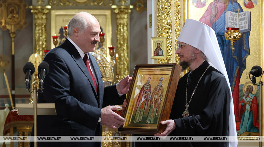 Лукашенко в Пасху посетил храм в Турове