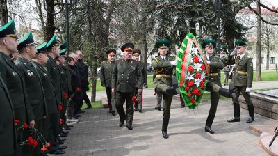 Председатель ГПК возложил венок к братской могиле на бульваре Толбухина