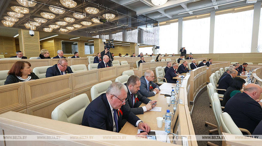 Cенаторы приняли к сведению декрет Президента по вопросам оборота токенов