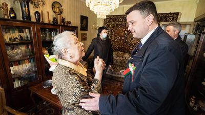Труженицу тыла Марию Гурову поздравили в Минске