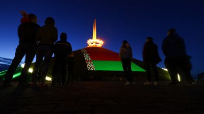 На Кургане Славы зажглась праздничная подсветка