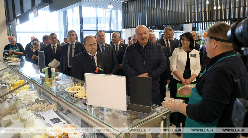 Лукашенко посетил фермерский рынок под Минском