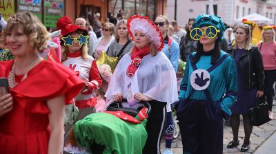Гродно отметил День семьи парадом детских колясок