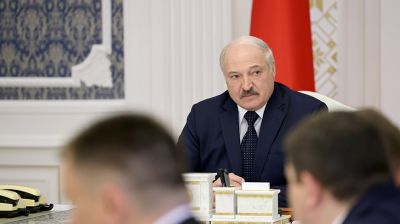 Лукашенко провел совещание по вопросам социально-экономического и общественно-политического развития Минска