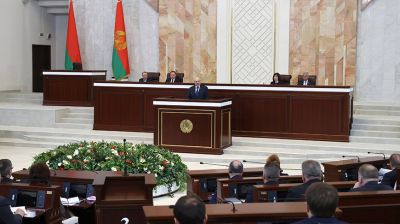 Встреча Лукашенко с парламентариями в Овальном зале Дома правительства