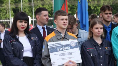 Путевки в трудовое лето - 2021 вручили бойцам студотрядов Гомельской области