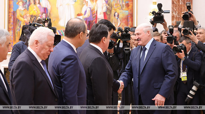 Лукашенко встретился с главами правительств СНГ