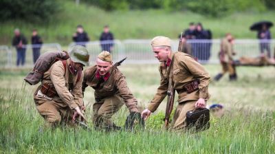 Эпизод начального периода ВОВ показали реконструкторы в Бресте