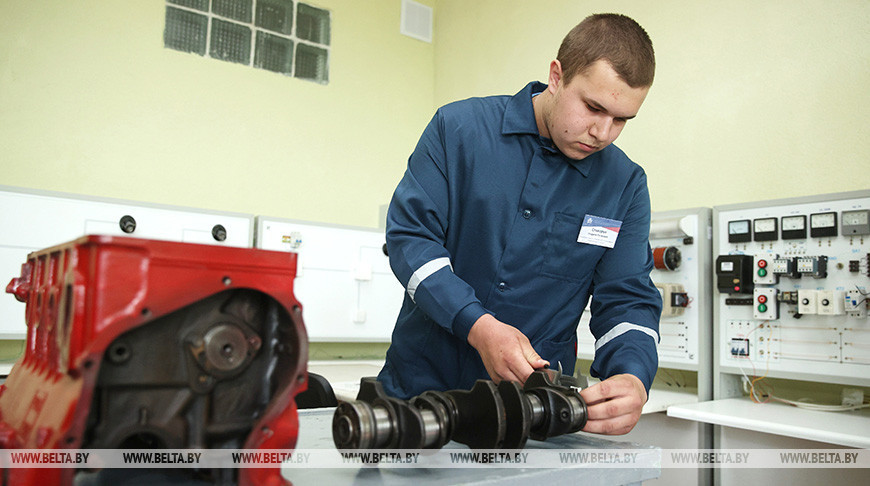 Конкурс на лучшего слесаря по ремонту автомобилей среди учащихся проходит в Гродно