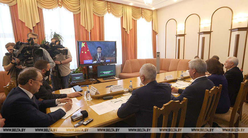 Кочанова и Андрейченко провели видеоконференцию с главой Постоянного комитета Всекитайского собрания народных представителей