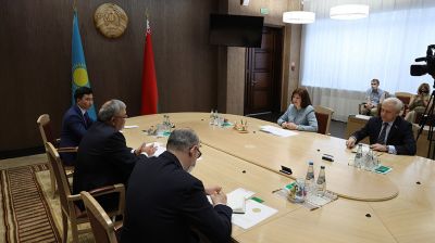 Кочанова встретилась с послом Казахстана