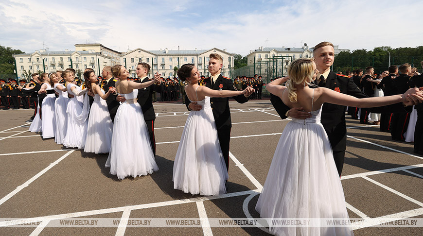 В Минском суворовском военном училище состоялся юбилейный 65-й выпуск