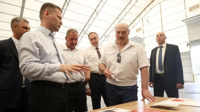 Лукашенко посетил транспортно-логистический центр "Сильва Лоджистик БиУай" в Свислочском районе