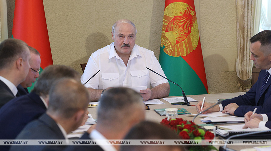Лукашенко провел совещание о перспективах развития Гродненской области