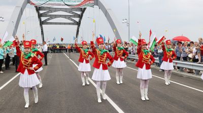 Движение по новому мосту через Днепр открыли в Рогачеве