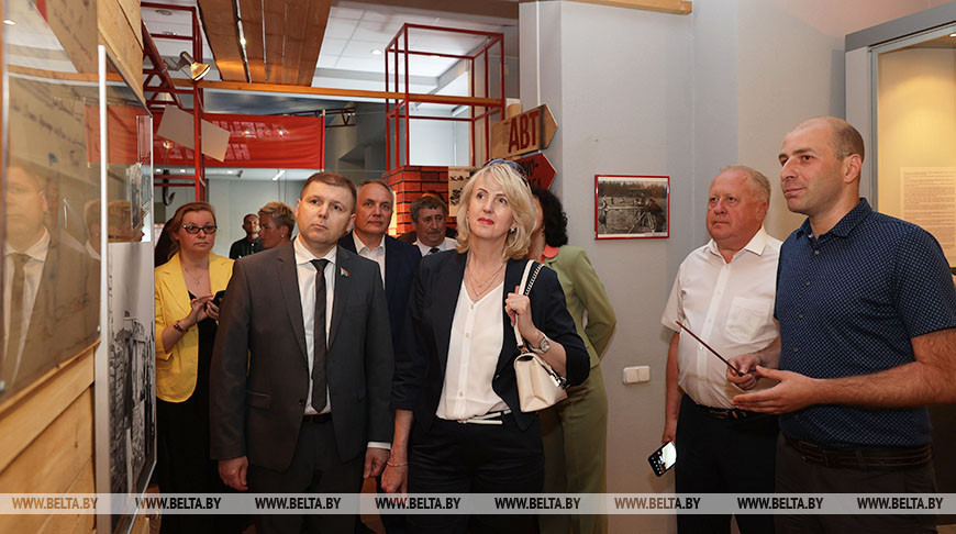 Участники выездного заседания Президиума Совета Республики посетили музей истории Новополоцка