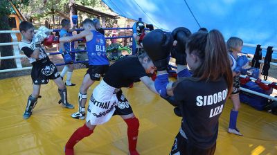 Спортивный лагерь "Маленький Таиланд" в Быховском районе тренирует подростков
