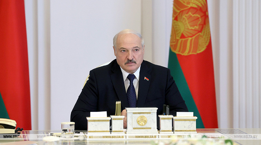 Лукашенко поставил задачи перед аграриями в период уборочной