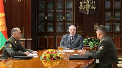 Лукашенко принял с докладом главу МЧС