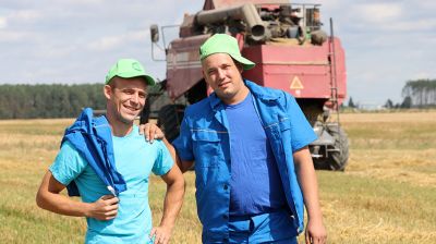 Молодежный экипаж из Речицкого района намолотил более 1,3 тыс. т зерна