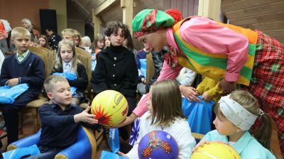 Праздник для детей из неполных семей организовал Белорусский союз женщин в Лидском замке