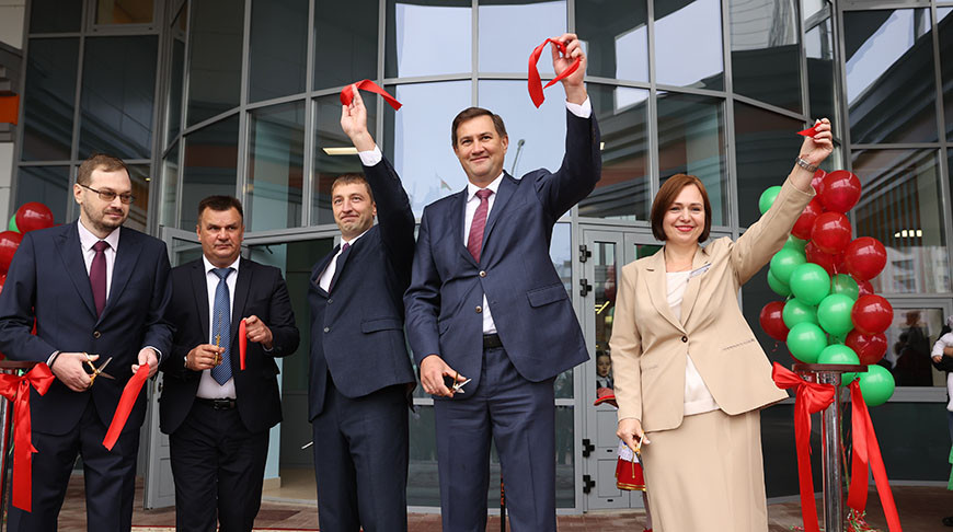 Рыженков открыл новую школу в Минске