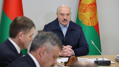 Лукашенко провел совещание по развитию футбола и спортивной отрасли
