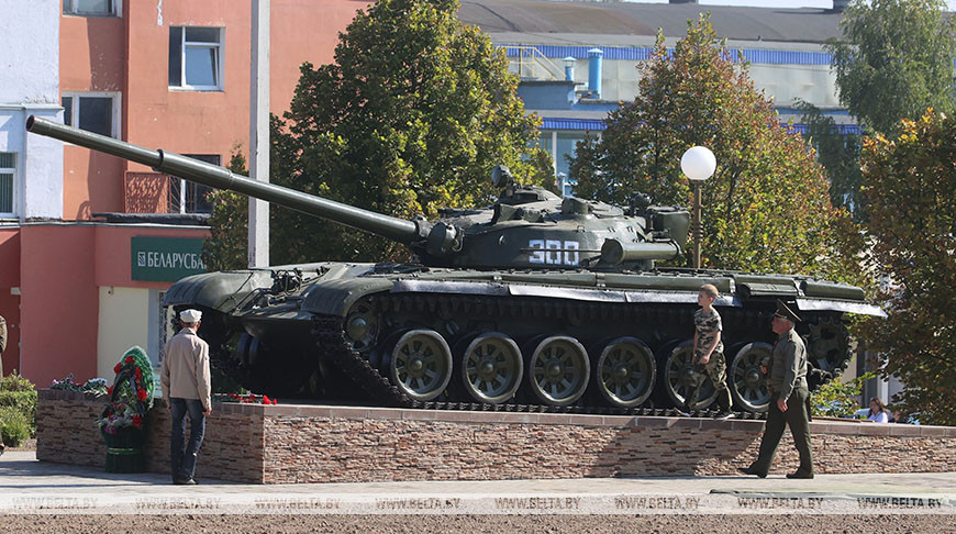 Памятник танку открыли в Новогрудке