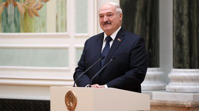 Лукашенко вручил госнаграды