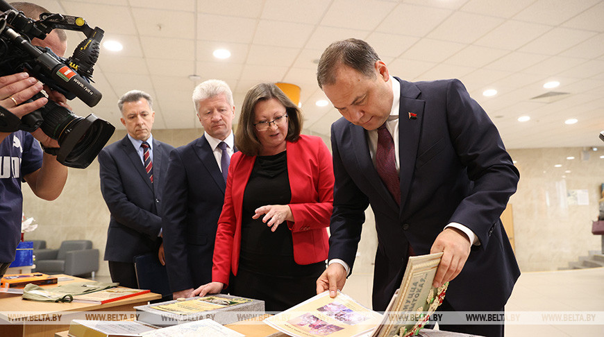Головченко посетил Национальную библиотеку