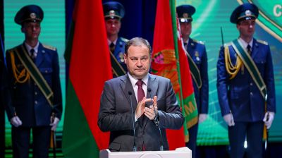 Головченко вручил таможенникам государственные награды
