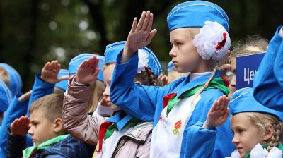 Пионеры Минска получили список добрых дел на год во время акции "Мы едины"