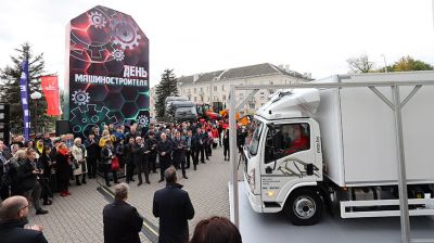 Новый грузовик МАЗ представили на празднике в честь Дня машиностроителя в Минске