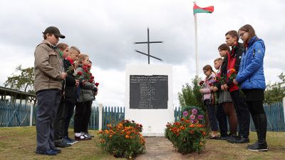 Память жертв фашизма почтили в сожженной в годы войны деревне Шкленниково