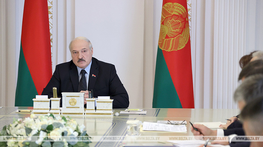 Лукашенко провел совещание с руководством Администрации Президента