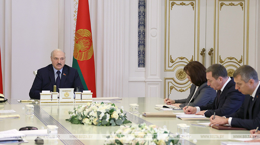 Лукашенко провел совещание о противодействии санкционным мерам